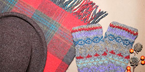 冬素材の帽子とアームウォーマーとマフラー