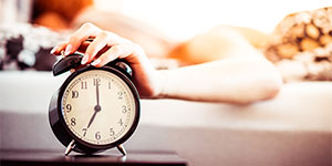 手を洗う子ども